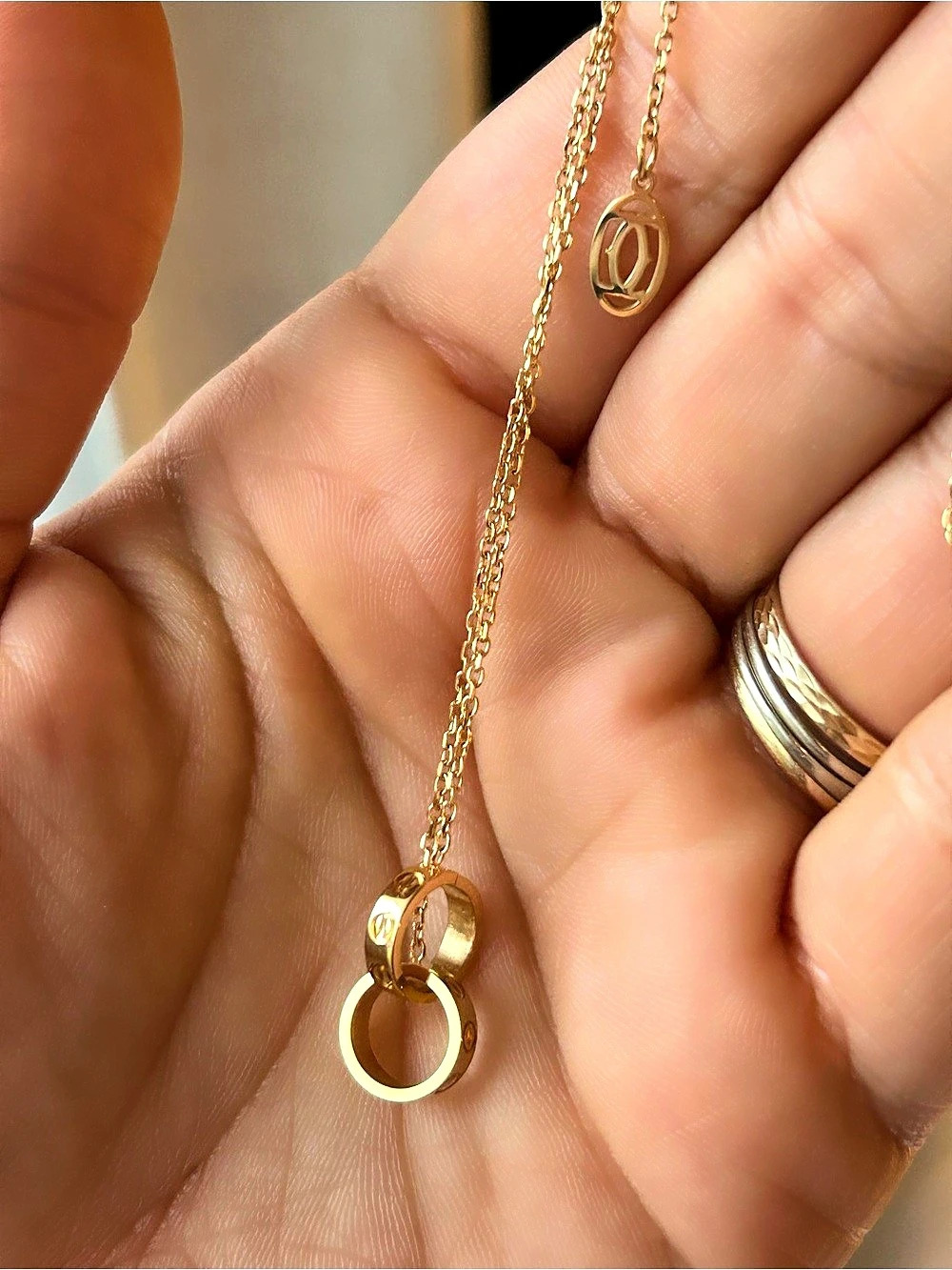 Gold-Tone Pendant Necklace Like New